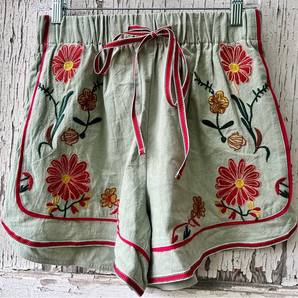 Urban Dazy Embroidered Floral Boho Shorts - Picture 2 of 6